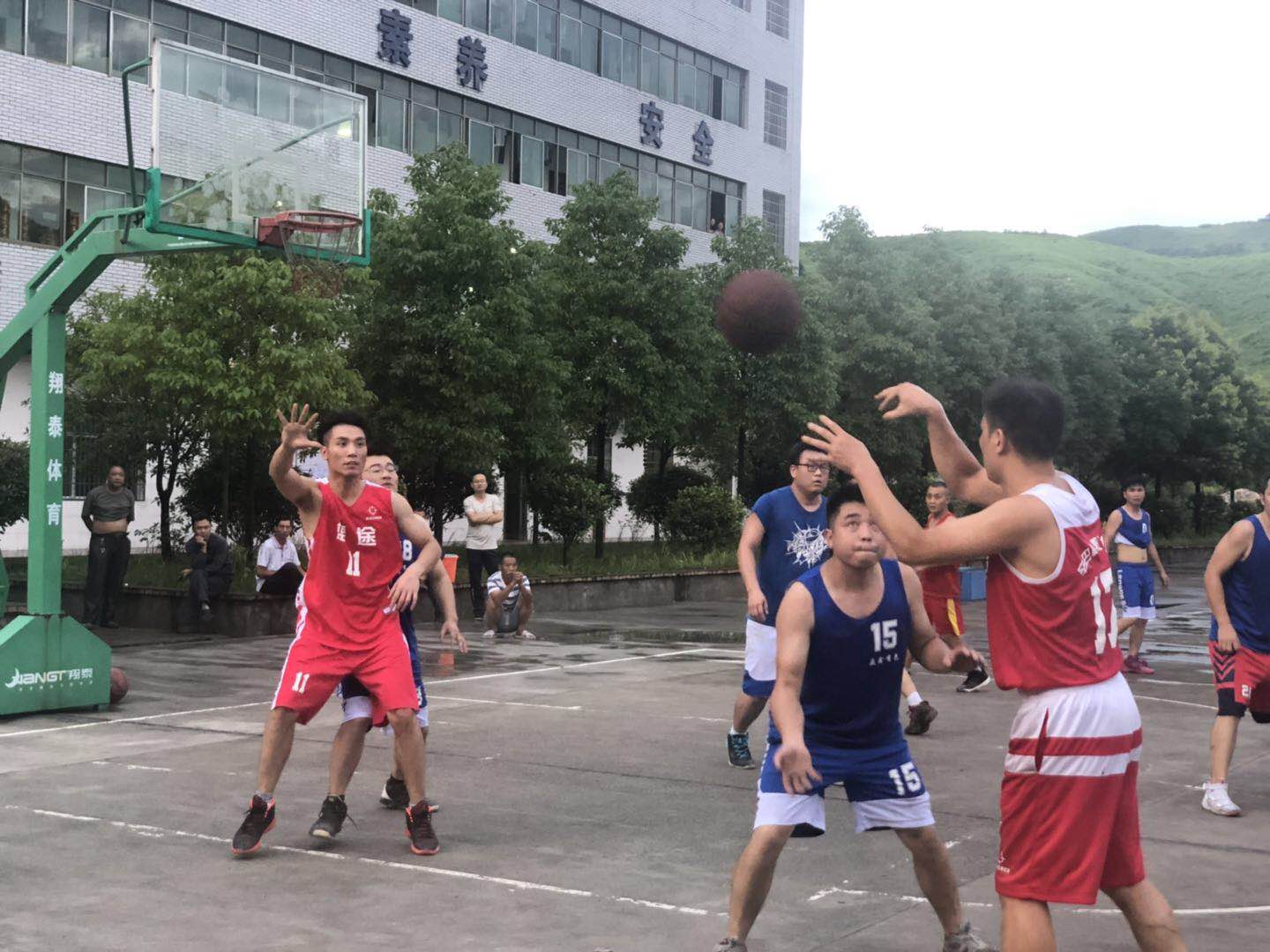 點(diǎn)擊圖片將圖片插入到編輯器